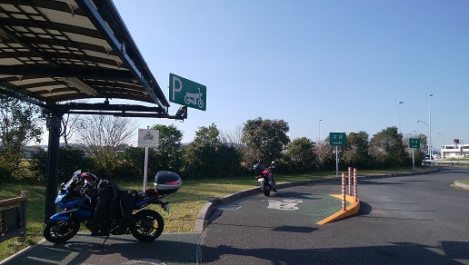 平塚PA 二輪車駐車場