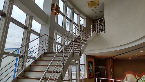 スパ・リブール ヨコハマ 5階への階段