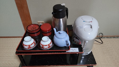 蓼科パークホテル お茶のセットと冷水ポット