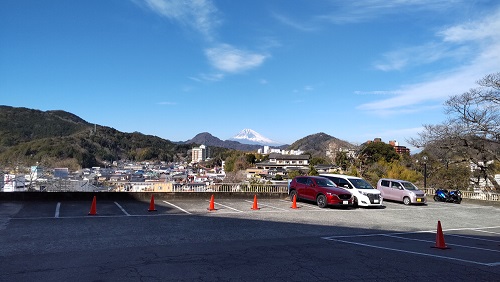 ニュー八景園 玄関前からの富士山