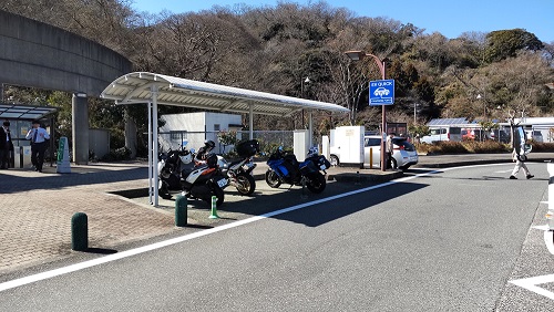 横須賀PA (横浜横須賀道路 上り)二輪車駐車スペース