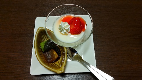 デザート(杏仁豆腐とわらび餅)