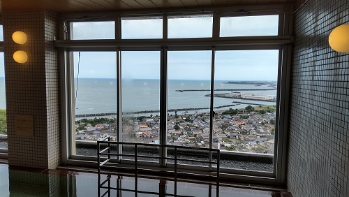 亀の井ホテル 焼津 大浴場からの眺め