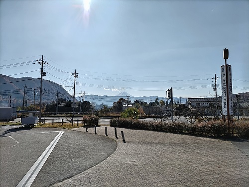 道の駅 花かげの郷まきおかからの富士山